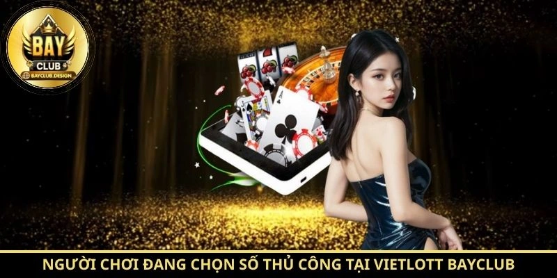 Vietlott BayClub 2026: Hướng Dẫn Chơi, Luật Và Tỷ Lệ Thưởng Chi Tiết 2 Người chơi đang chọn số thủ công tại Vietlott BayClub